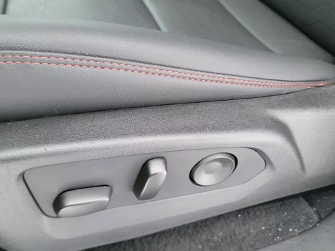 Certified 2025 Chevrolet Colorado Z71 w/ Z71 Convenience Package 2 image 11