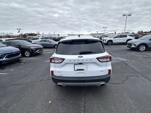 Used 2022 Ford Escape SEL image 4