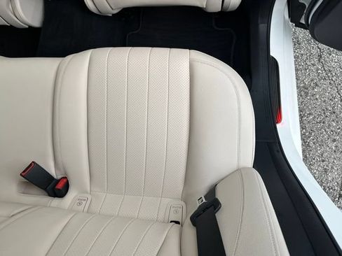 Used 2023 Mercedes-Benz E 350 4MATIC Sedan image 32