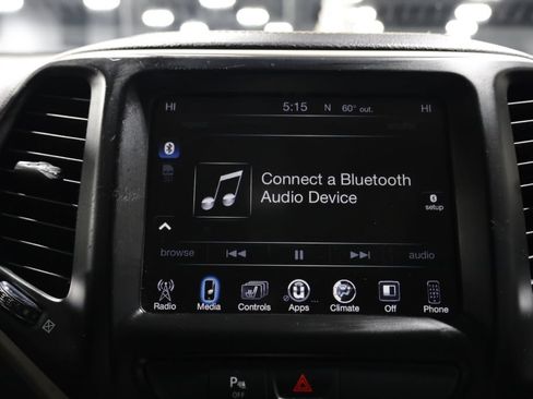 Used 2018 Jeep Cherokee Limited AWD/4WD image 41