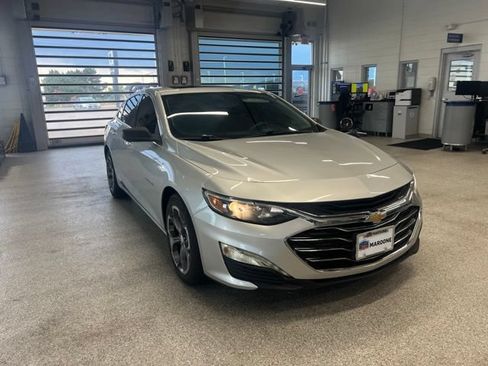 Used 2021 Chevrolet Malibu LT FWD image 3