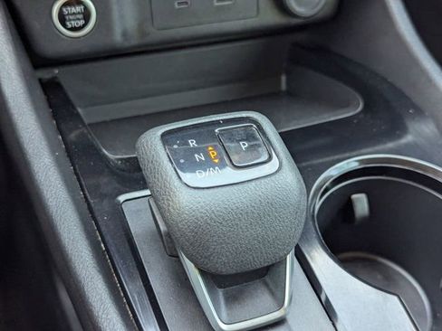 Used 2023 Nissan Rogue SV image 29