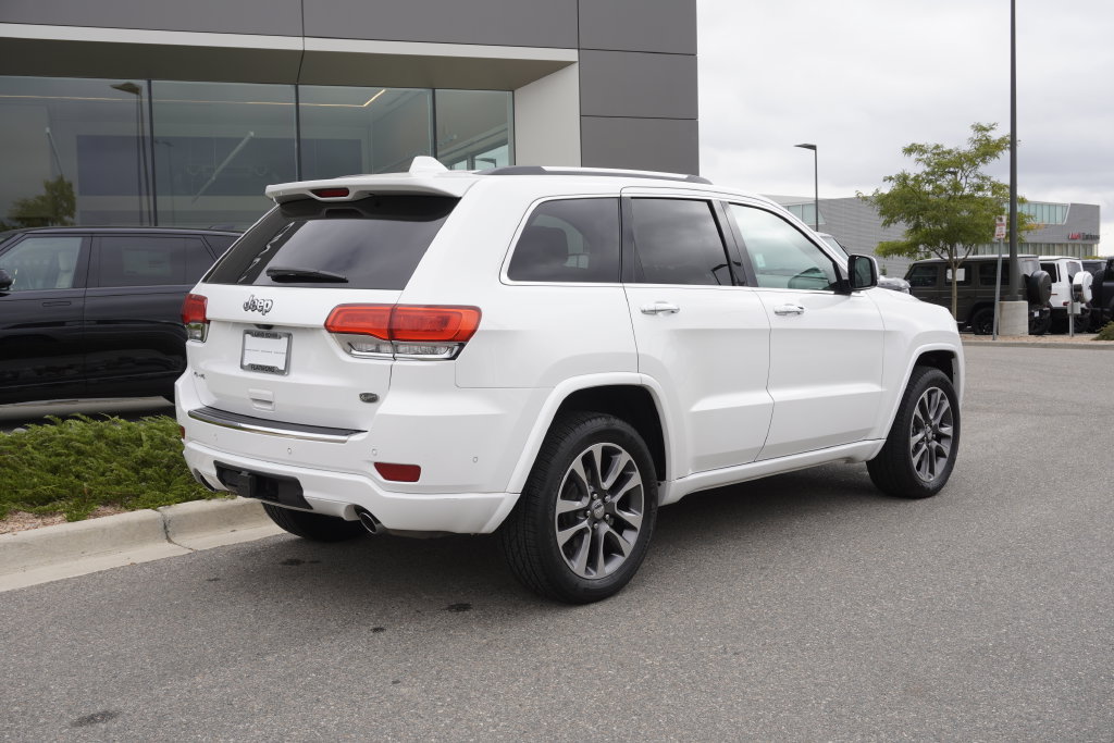 Used 2018 Jeep Grand Cherokee Overland AWD/4WD image 4