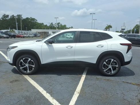 New 2026 Chevrolet Trax RS w/ Sunroof Package FWD image 6