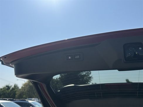 Used 2025 Subaru Outback Limited AWD/4WD image 32