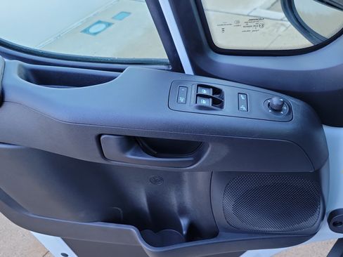 Used 2025 RAM ProMaster 2500 w/ Premium Convenience Group FWD image 7