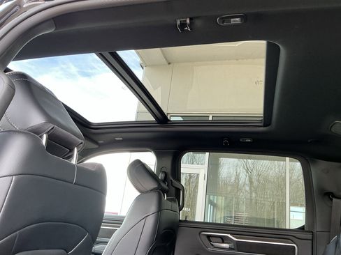 Used 2025 RAM 1500 Laramie w/ Night Edition image 35