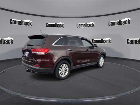 Used 2017 Kia Sorento LX image 7