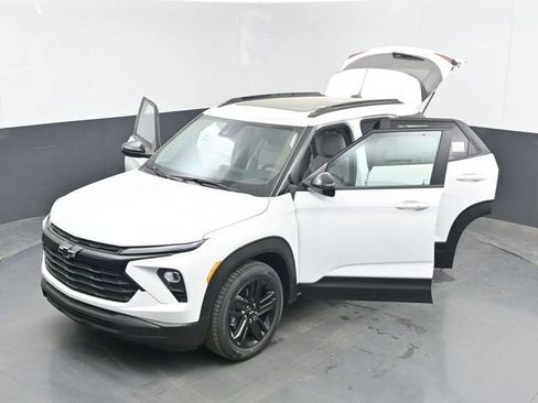 New 2026 Chevrolet TrailBlazer LT w/ Midnight Edition FWD image 49