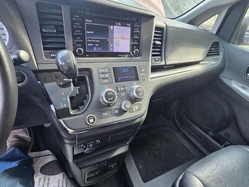 Used 2018 Toyota Sienna SE w/ SE Preferred Package FWD image 5