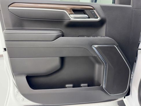 Used 2023 Chevrolet Silverado 1500 LT RWD image 14
