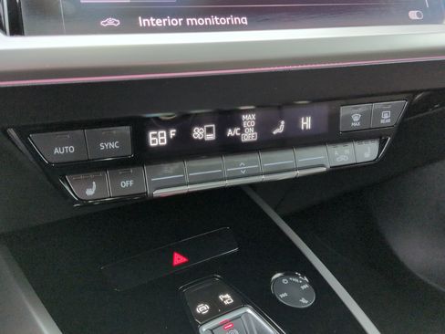 Used 2023 Audi Q4 e-tron Premium Plus w/ Premium Plus image 21