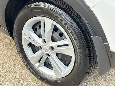 Certified 2025 Nissan Kicks Play S image 11