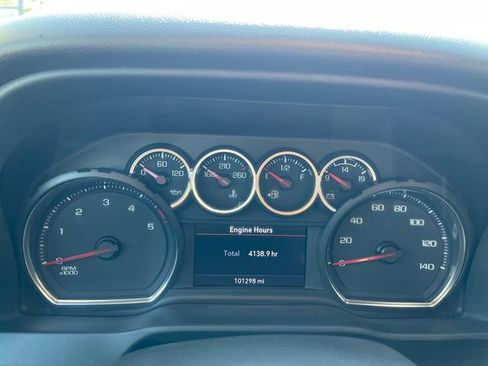 Used 2023 Chevrolet Silverado 2500 LT AWD/4WD image 17