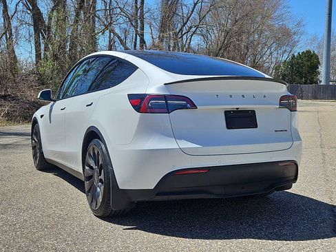Used 2022 Tesla Model Y Performance AWD/4WD image 8