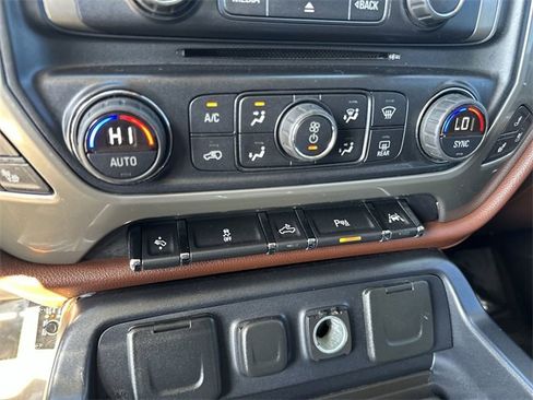 Used 2016 Chevrolet Silverado 1500 High Country w/ High Country Premium Package image 17