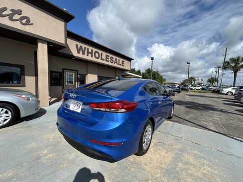 Used 2017 Hyundai Elantra SE FWD image 7