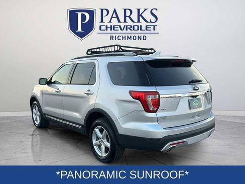 Used 2017 Ford Explorer XLT w/ Equipment Group 202A image 5