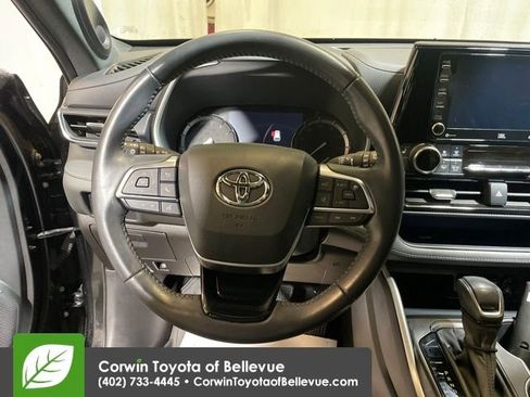Used 2021 Toyota Highlander XSE image 13