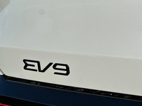 New 2026 Kia EV9 Land image 27
