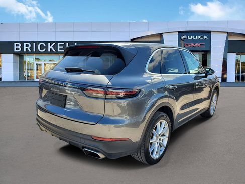 Used 2022 Porsche Cayenne AWD/4WD image 3