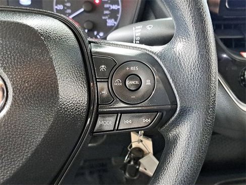 Used 2025 Toyota Corolla LE image 25