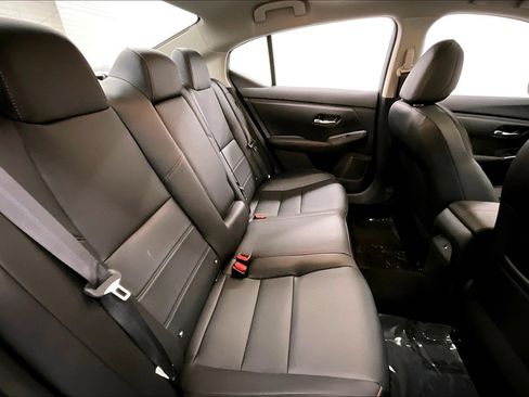 New 2025 Nissan Sentra SR w/ SR Premium Package FWD image 32