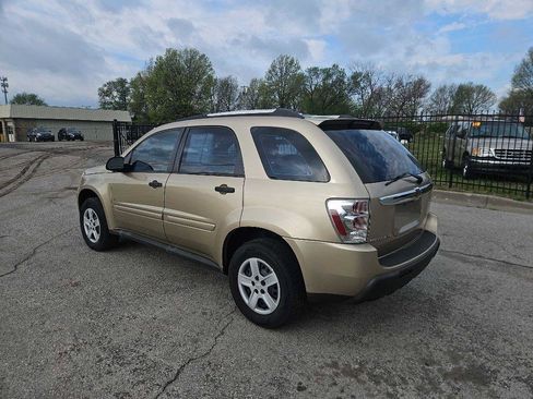 Used 2006 Chevrolet Equinox LS FWD image 2