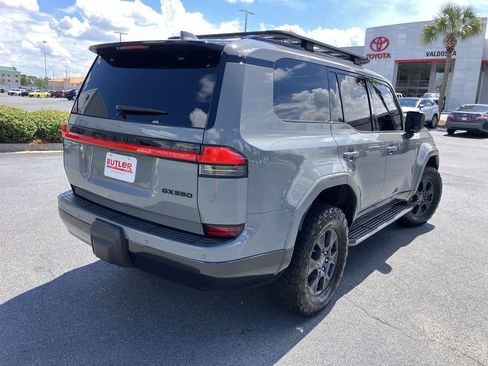 Used 2024 Lexus GX 550 w/ Accessory Package (31) AWD/4WD image 5
