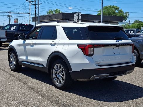 Used 2025 Ford Explorer Active w/ Active Comfort Package AWD/4WD image 7