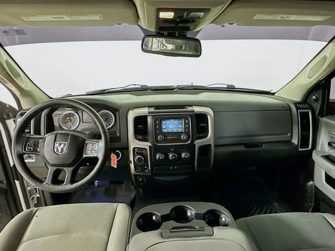 Used 2016 RAM 1500 Classic SLT AWD/4WD image 3