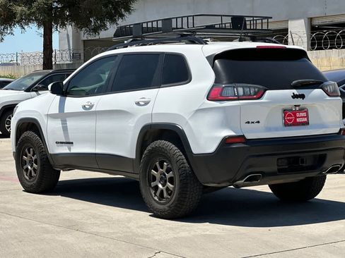 Used 2019 Jeep Cherokee Latitude Plus AWD/4WD image 7