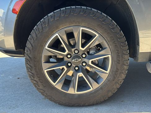 Used 2021 Chevrolet Tahoe Z71 image 32