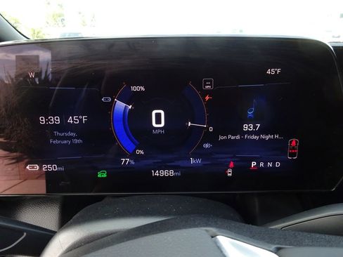 Certified 2025 Chevrolet Equinox EV LT w/ Convenience Package image 28