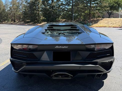 Used 2018 Lamborghini Aventador S AWD/4WD image 5