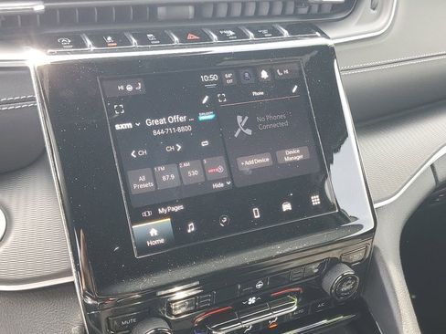 Used 2023 Jeep Grand Cherokee Altitude AWD/4WD image 19