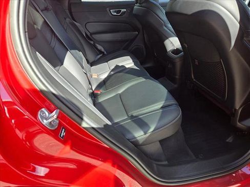 Used 2022 Volvo XC60 T8 Inscription w/ Advanced Package image 17