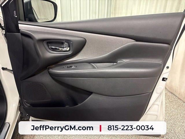 Used 2020 Nissan Murano SL w/ Moonroof Package AWD/4WD image 24