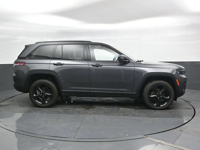 Used 2025 Jeep Grand Cherokee Altitude