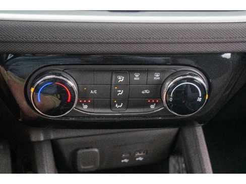 Used 2024 Chevrolet TrailBlazer LT w/ LT Cold Weather Package AWD/4WD image 23
