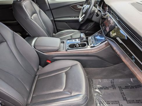 Used 2019 Audi Q8 Premium Plus w/ Premium Plus AWD/4WD image 23