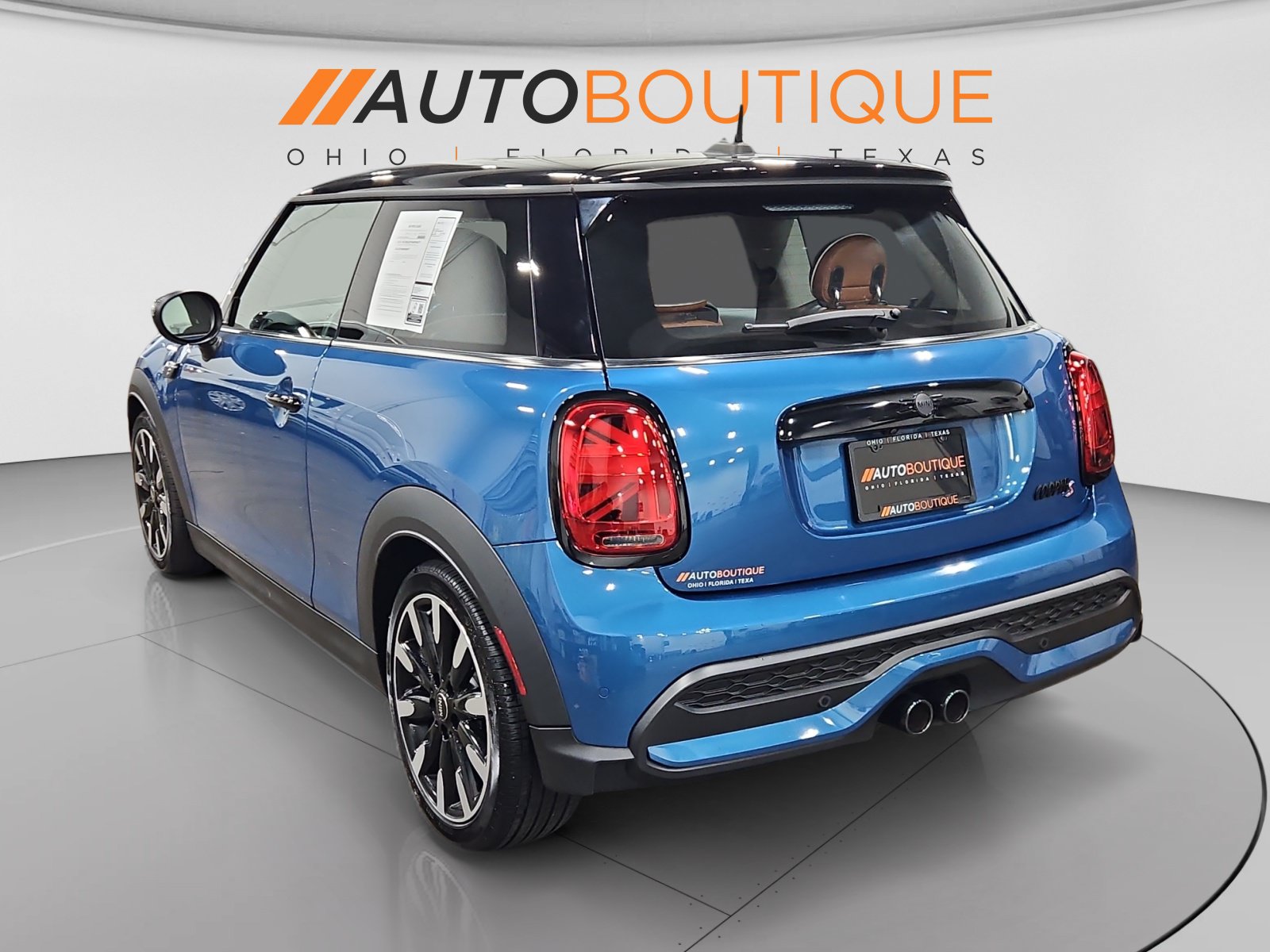 Used 2024 MINI Cooper S w/ Signature Upholstery Package FWD image 3