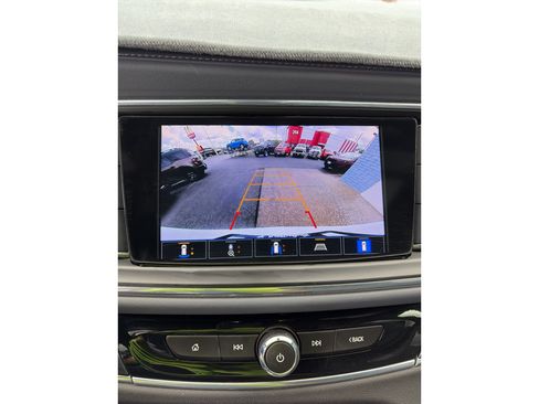 Used 2022 Buick Enclave Premium AWD/4WD image 9