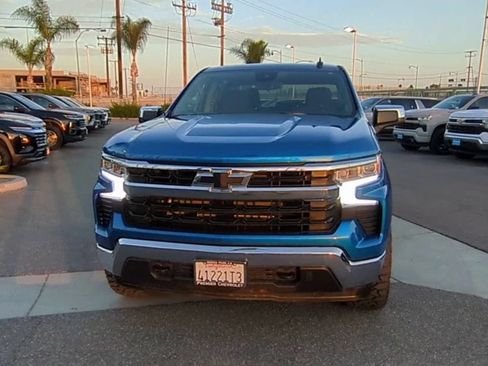 Used 2022 Chevrolet Silverado 1500 LT w/ Protection Package AWD/4WD image 3