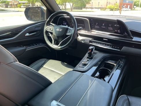 Used 2022 Cadillac Escalade Sport AWD/4WD image 17