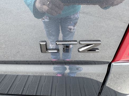 Used 2021 Chevrolet Silverado 1500 LTZ AWD/4WD image 34