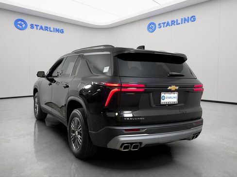 Certified 2025 Chevrolet Traverse LT w/ Driver Confidence Package FWD image 6