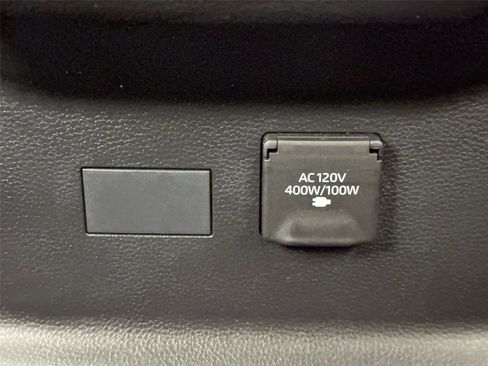 Used 2022 Toyota Tundra SR5 w/ SR5 Premium Package AWD/4WD image 35