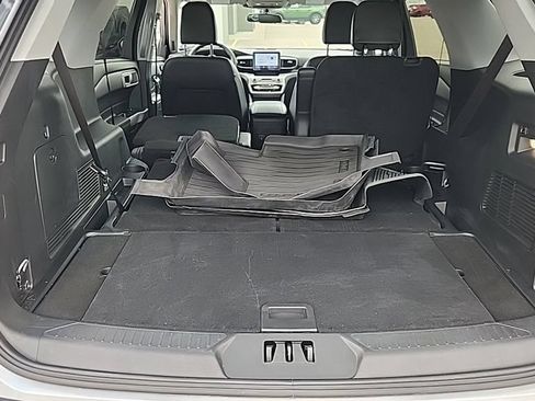 Used 2024 Ford Explorer XLT w/ Equipment Group 202A AWD/4WD image 16