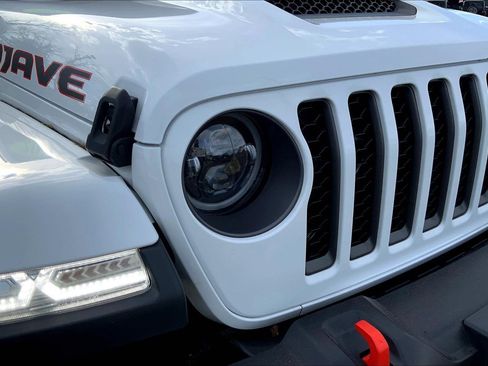 Certified 2022 Jeep Gladiator Mojave w/ Cold Weather Group image 24